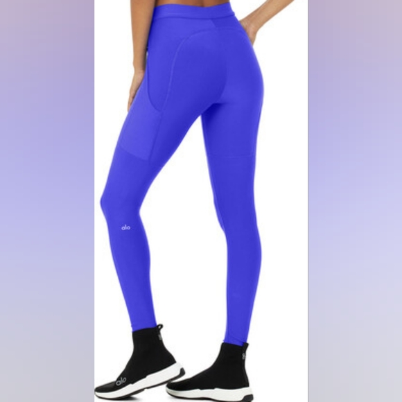ALO Yoga • High-Waist Airlift 4 Pocket Utility Legging in Alo Blue, Size: M - Picture 3 of 9